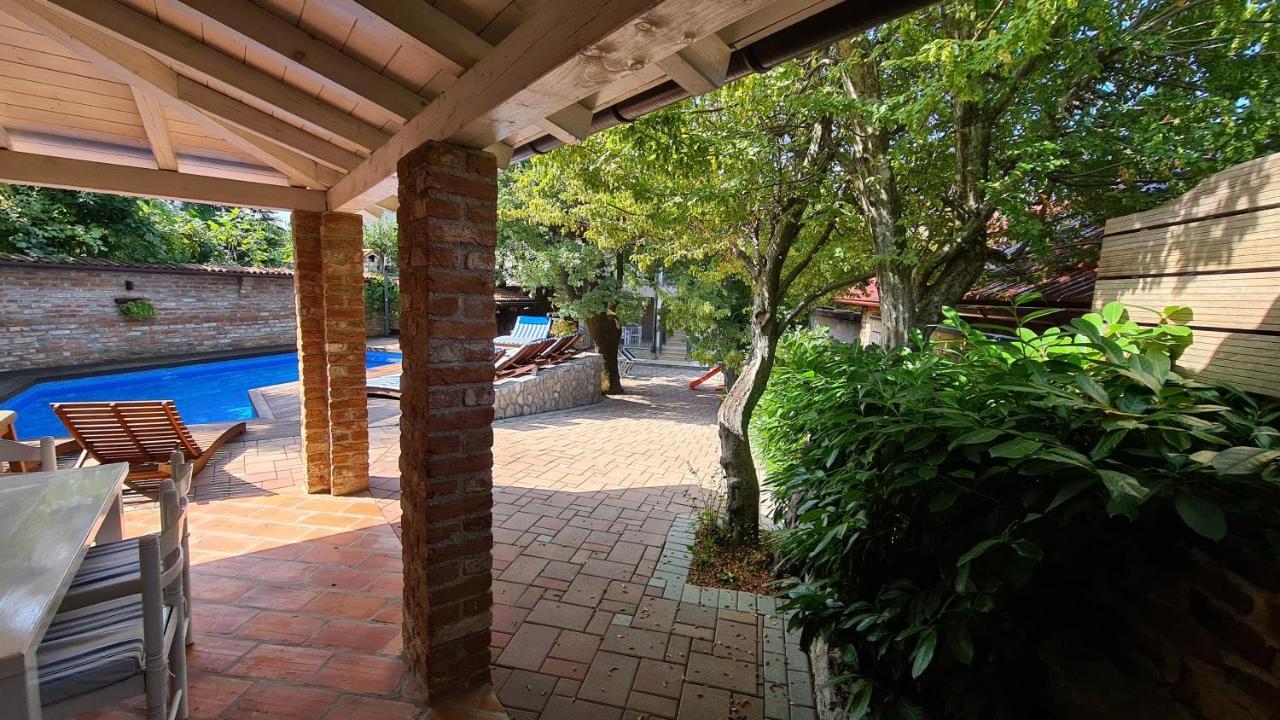 Villa Amalia Apartments Malinska Buitenkant foto
