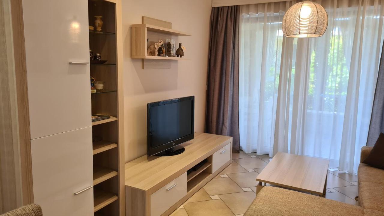 Villa Amalia Apartments Malinska Buitenkant foto