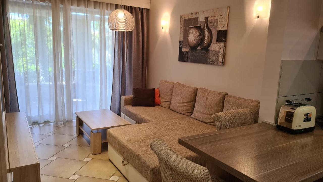 Villa Amalia Apartments Malinska Buitenkant foto