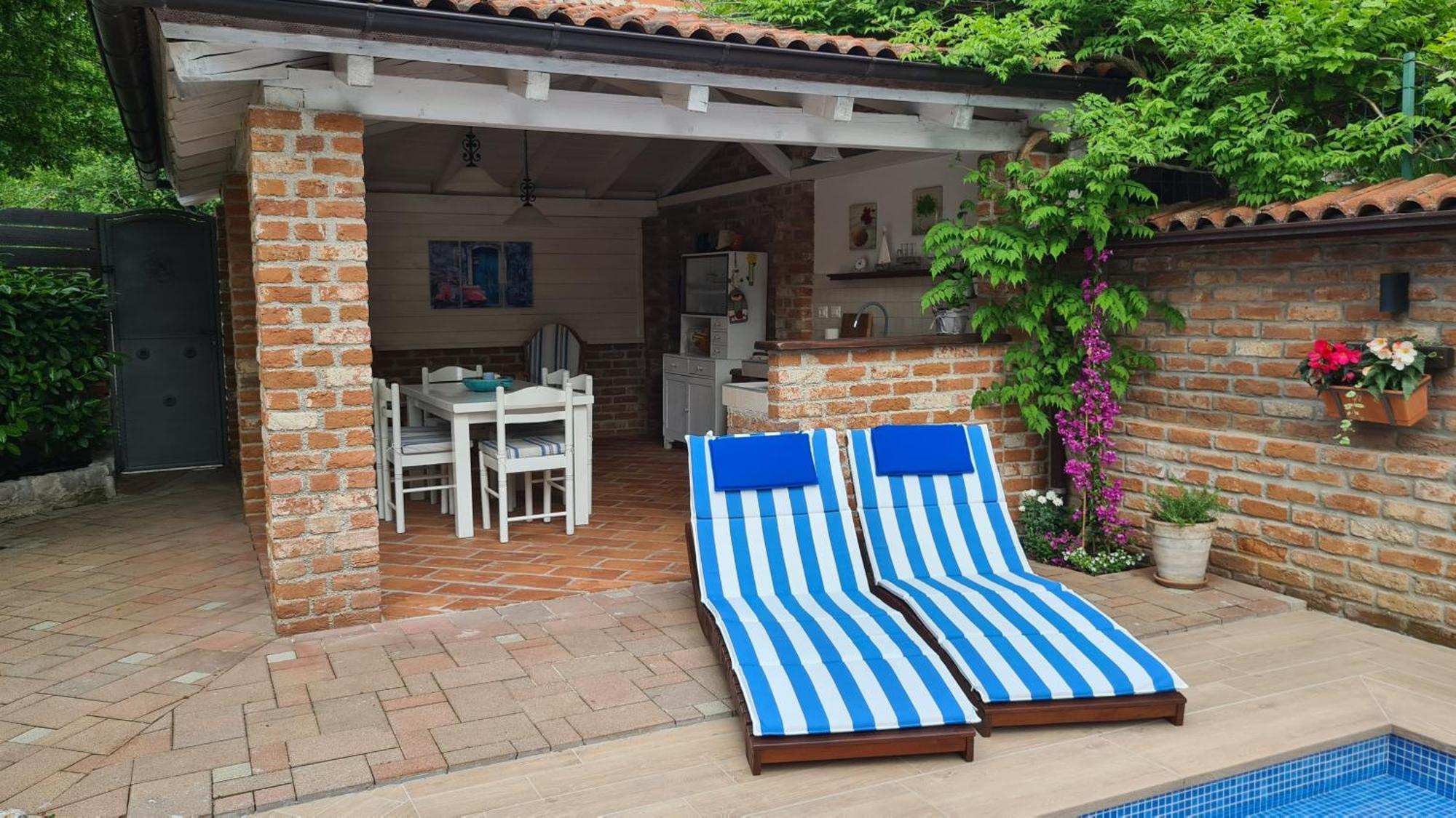 Villa Amalia Apartments Malinska Buitenkant foto