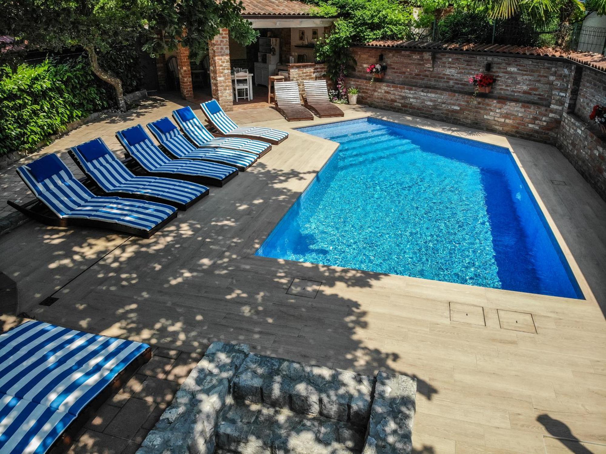 Villa Amalia Apartments Malinska Buitenkant foto