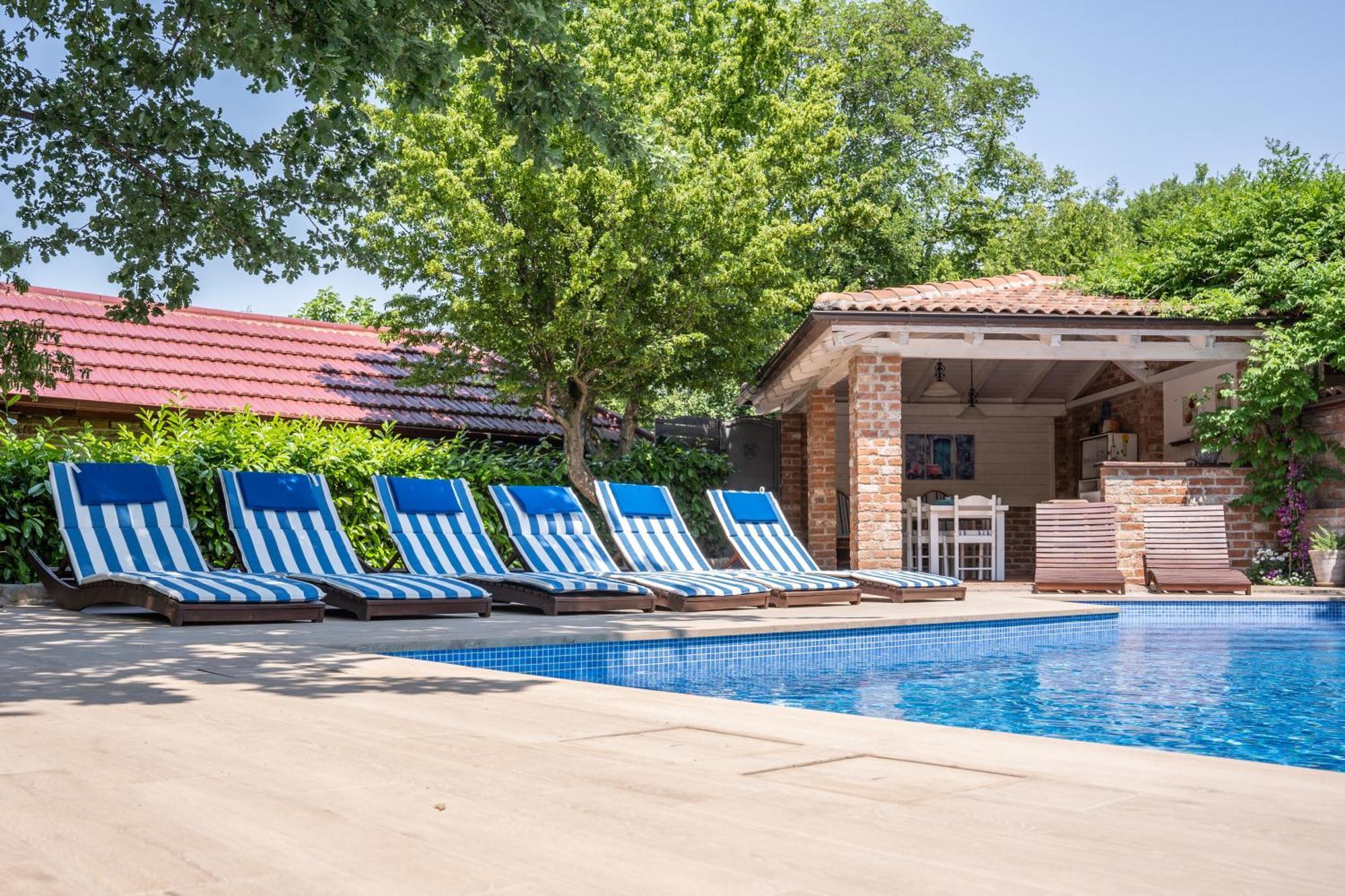 Villa Amalia Apartments Malinska Buitenkant foto