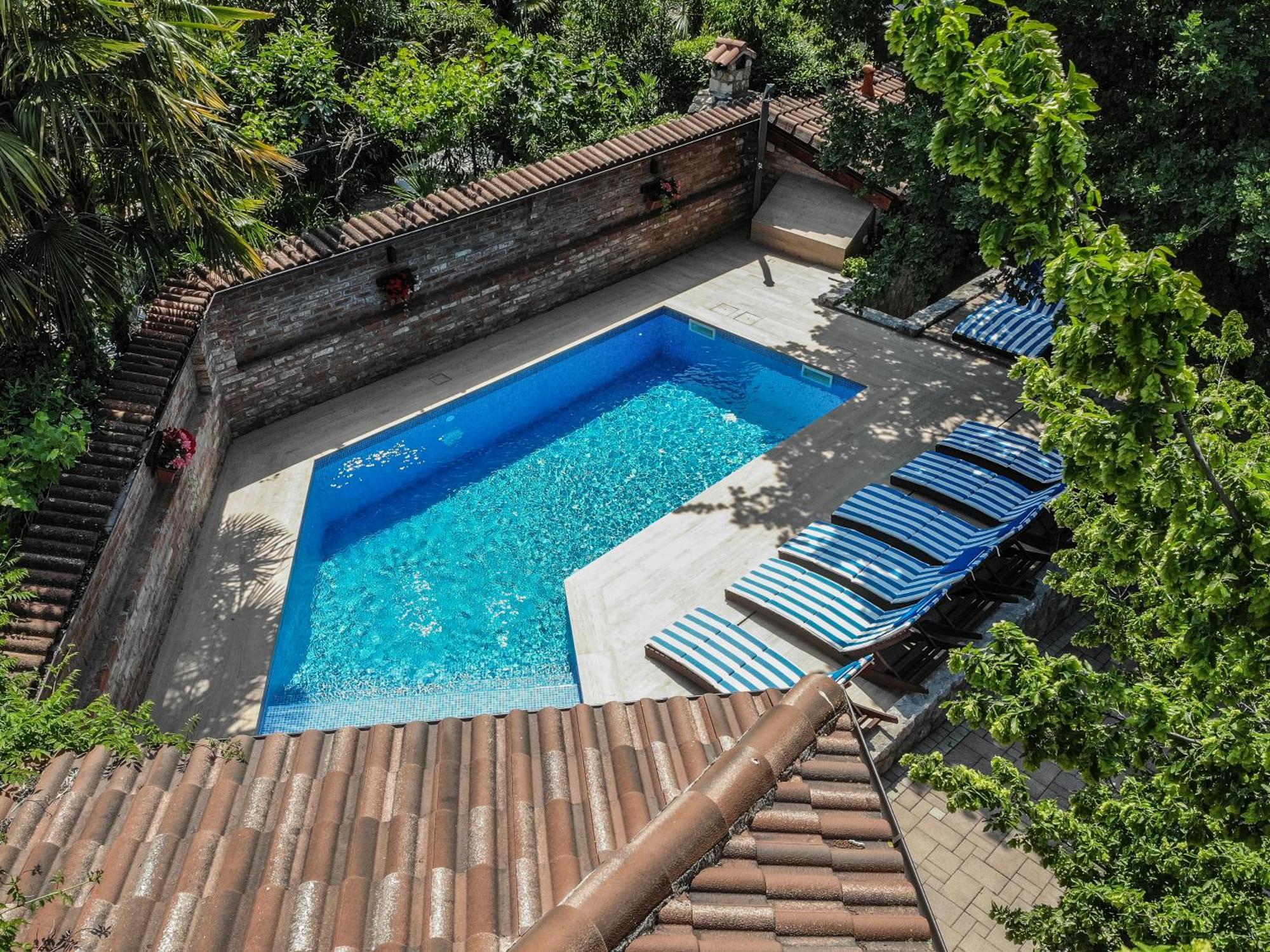 Villa Amalia Apartments Malinska Buitenkant foto
